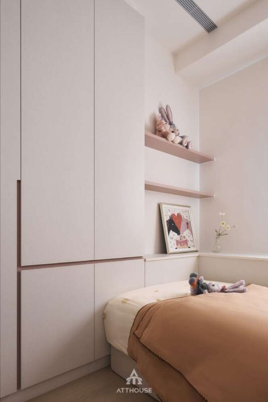 Thiết kế căn hộ theo phong cách Japandi mix Hiện đại với phòng ngủ nhẹ nhàng, đề cao sự tối giản và cảm giác thư giãn.